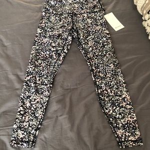 wunder under HR tight 28 inch lululemons